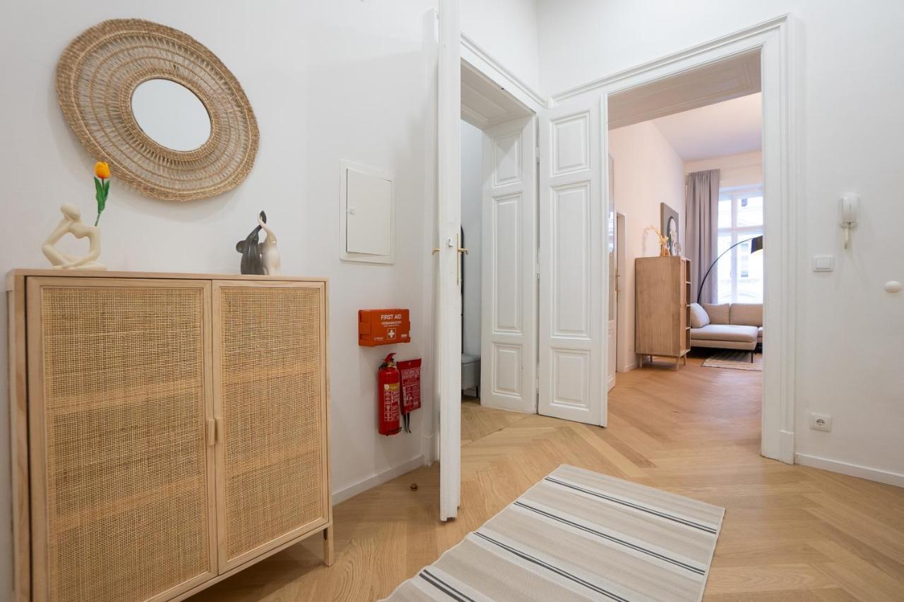 Spacious 110М2 Flat In The City Center Відень Екстер'єр фото