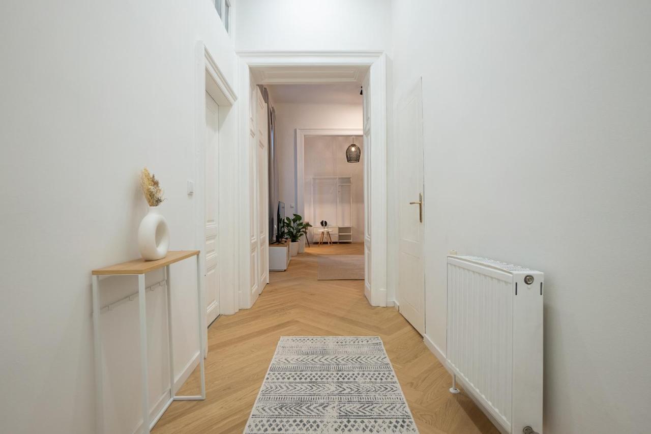 Spacious 110М2 Flat In The City Center Відень Екстер'єр фото