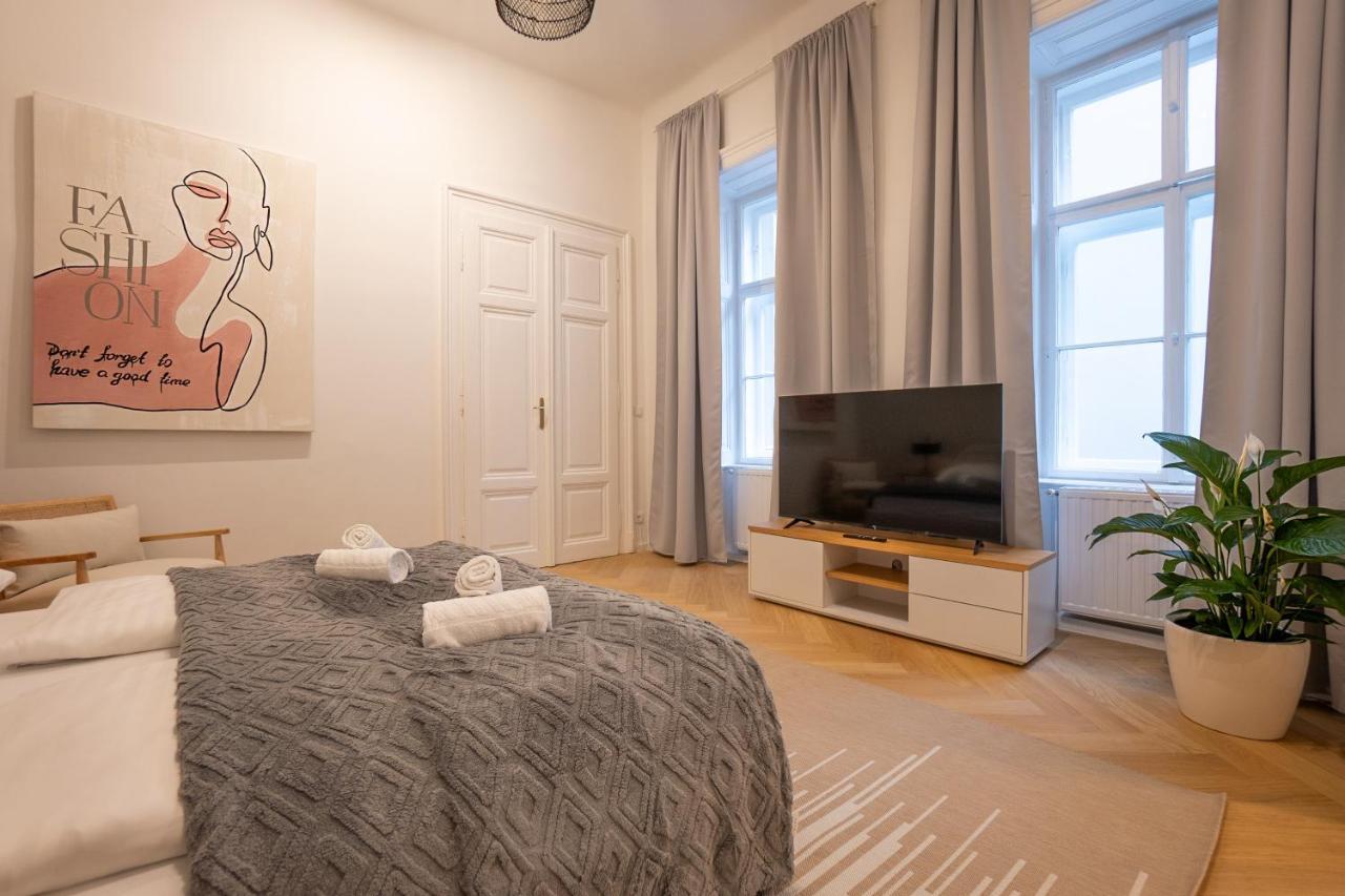 Spacious 110М2 Flat In The City Center Відень Екстер'єр фото