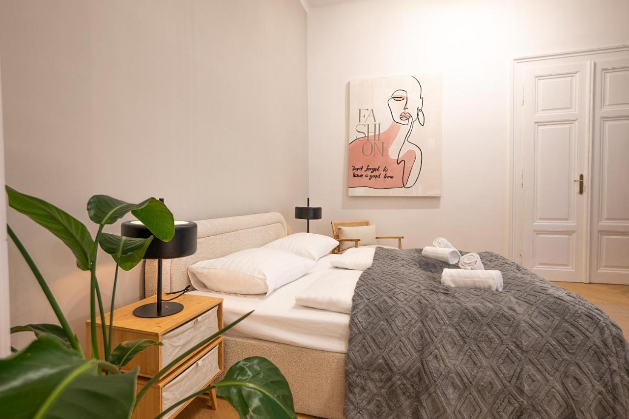 Spacious 110М2 Flat In The City Center Відень Екстер'єр фото