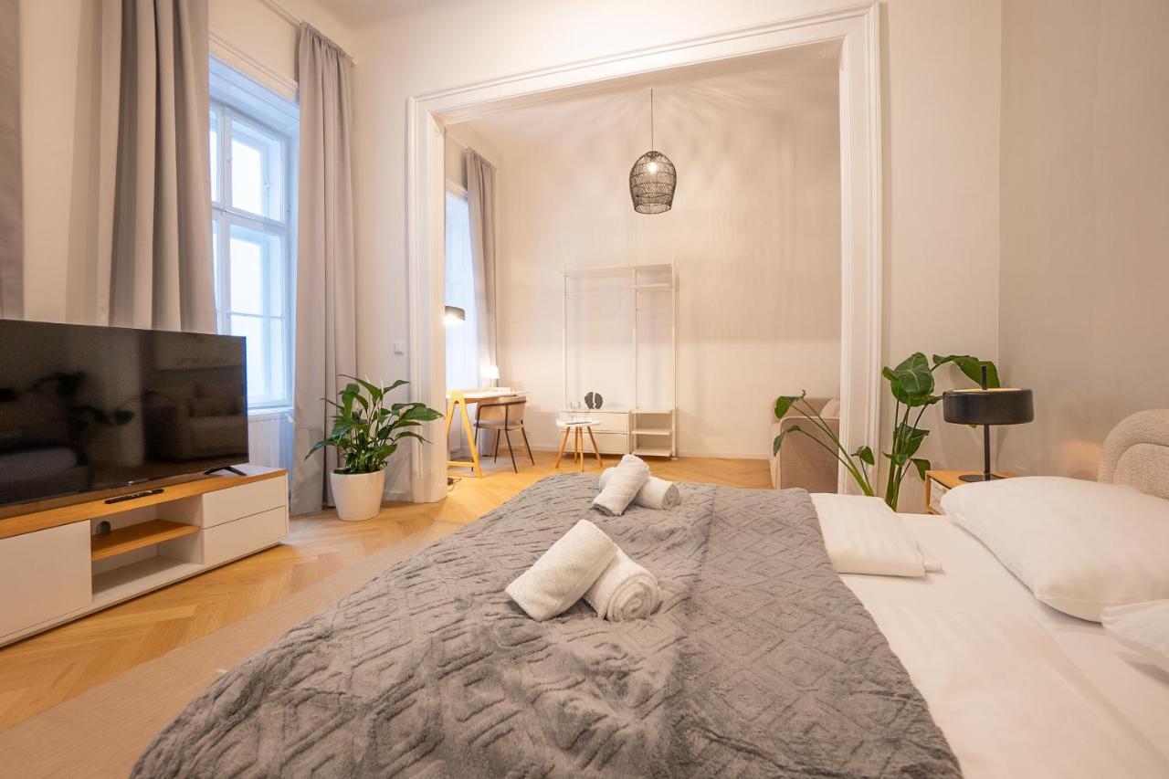Spacious 110М2 Flat In The City Center Відень Екстер'єр фото