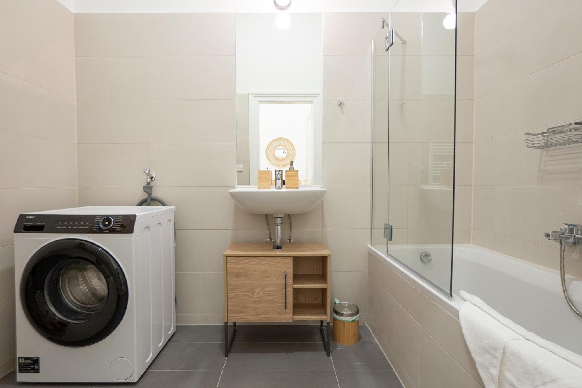 Spacious 110М2 Flat In The City Center Відень Екстер'єр фото